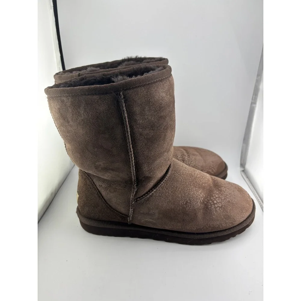 UGG Australia Classic Short 5825 Chocolate Brown Sheepskin Boots Womens 9